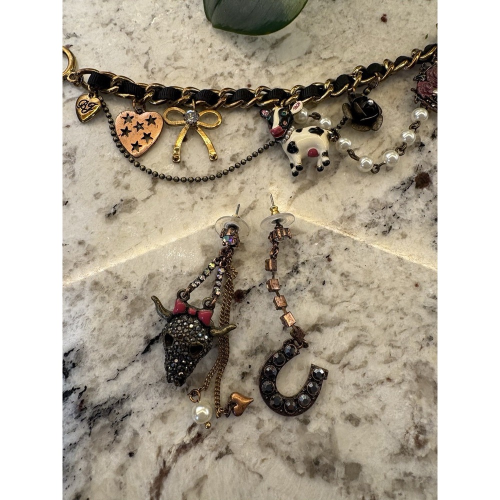 Betsey Johnson Vintage Lady Luck Cow Head Skull Horseshoe Earrings & bracelet - Picture 14 of 16